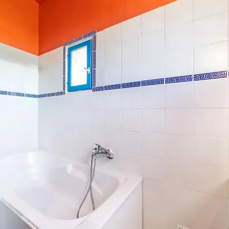 Villa Les Muriers By Interhome